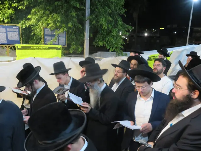 תפילה בציון השל"ה בצפת לזכות תורמי ההיכל